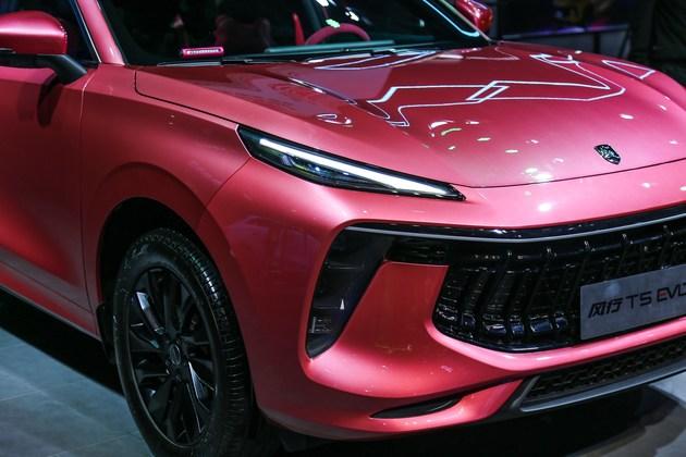 2021成都车展:东风风行t5 evo女神版抢先实拍